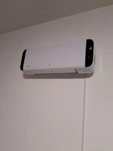 Fali konvektor a hálószobában